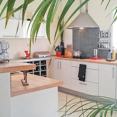 In St-michel-l'eclusele- *