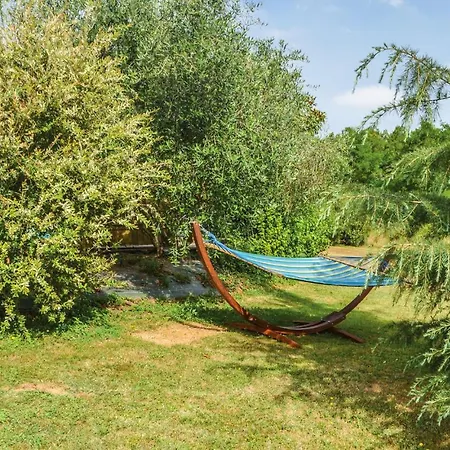 In St-michel-lecluse-le-