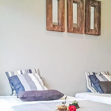 In St-michel-l'eclusele- *