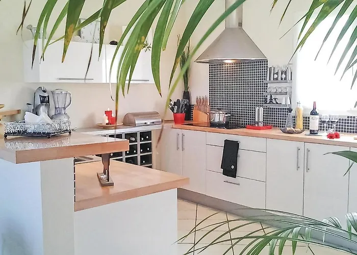 In St-michel-l'eclusele- *